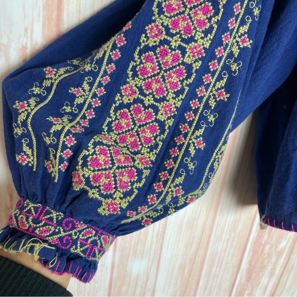Free People Navy and Pink Embroidered Cropped Blouse (S/M) - Picture 4 of 11